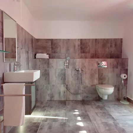 Casa Ingrid فندق *