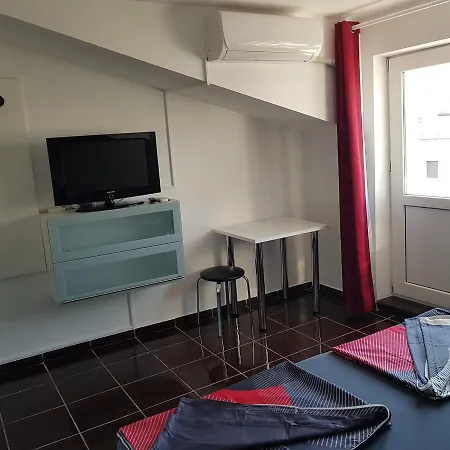 Casa Ingrid فندق